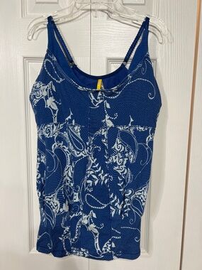Lole Wm XL Blue and White Printed Yoga Tank Top built in shelf bras adjustable